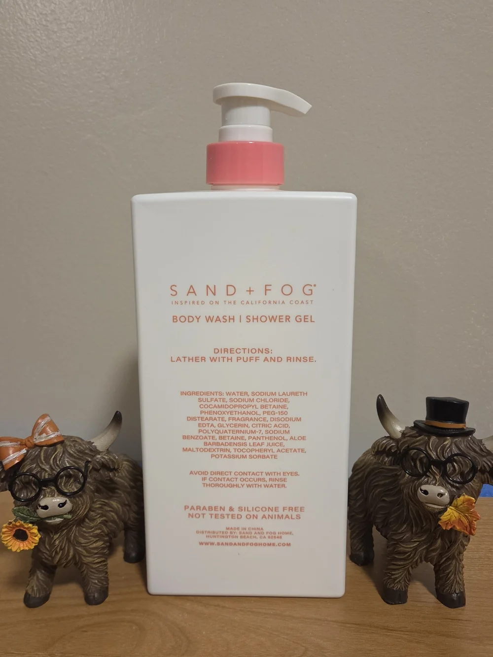 SAND + FOG Strawberries & Cream Body Wash - White/Pink
